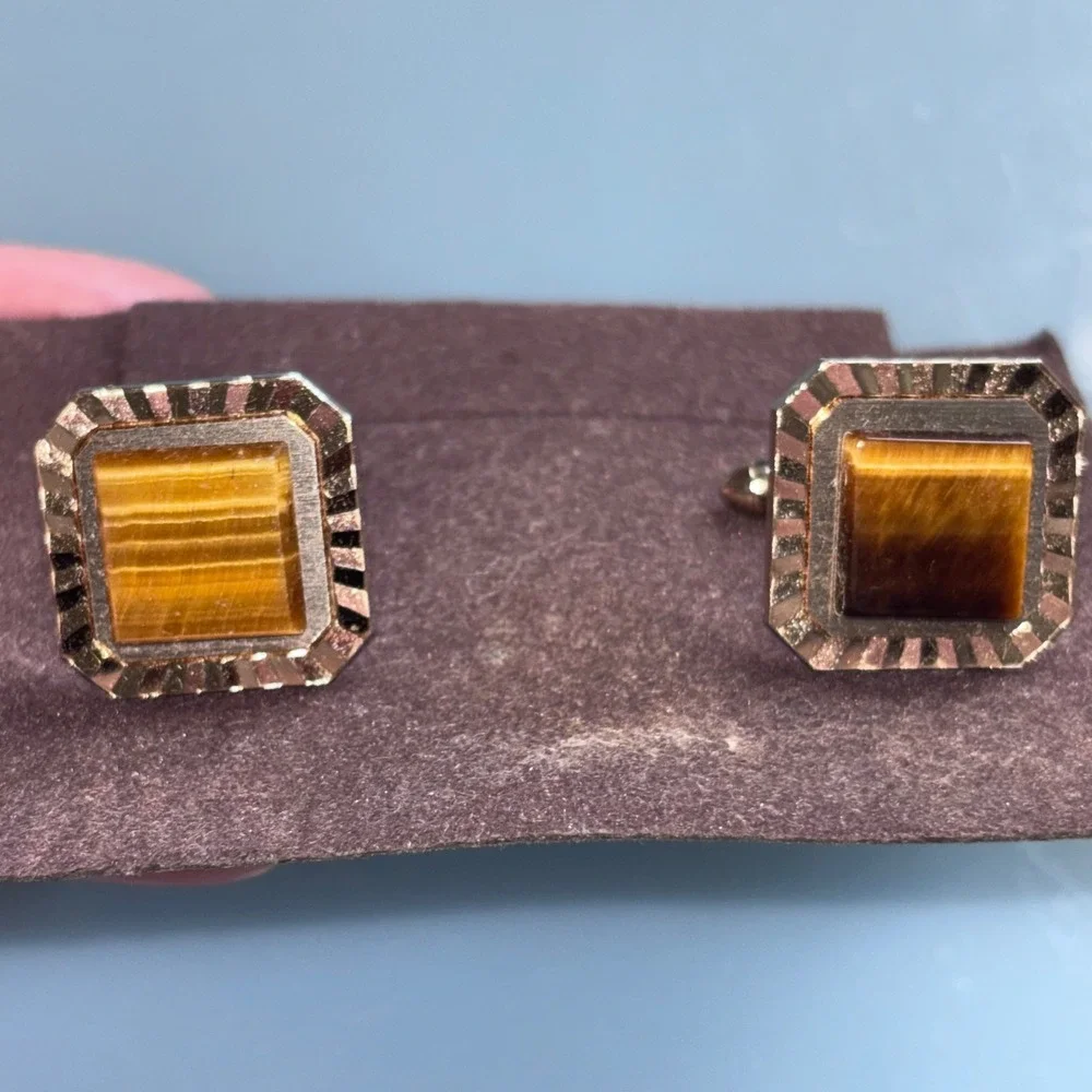 New 1960s Swank Mens OS Brown Tiger Eye Gold Tone Square Vintage Cufflinks